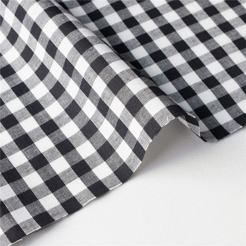 日本紐釦貿易 40sギンガムチェック 大 巾110cm×6m切売カット ブラック B53000Z-306-6M 1枚（ご注文単位1枚）【直送品】