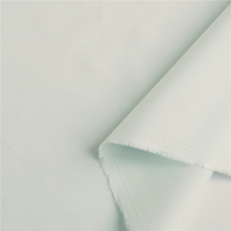 日本紐釦貿易 ブロード生地 無地 巾約112cm 1mカット ライトサックス B64500-51-1M 1枚（ご注文単位1枚）【直送品】