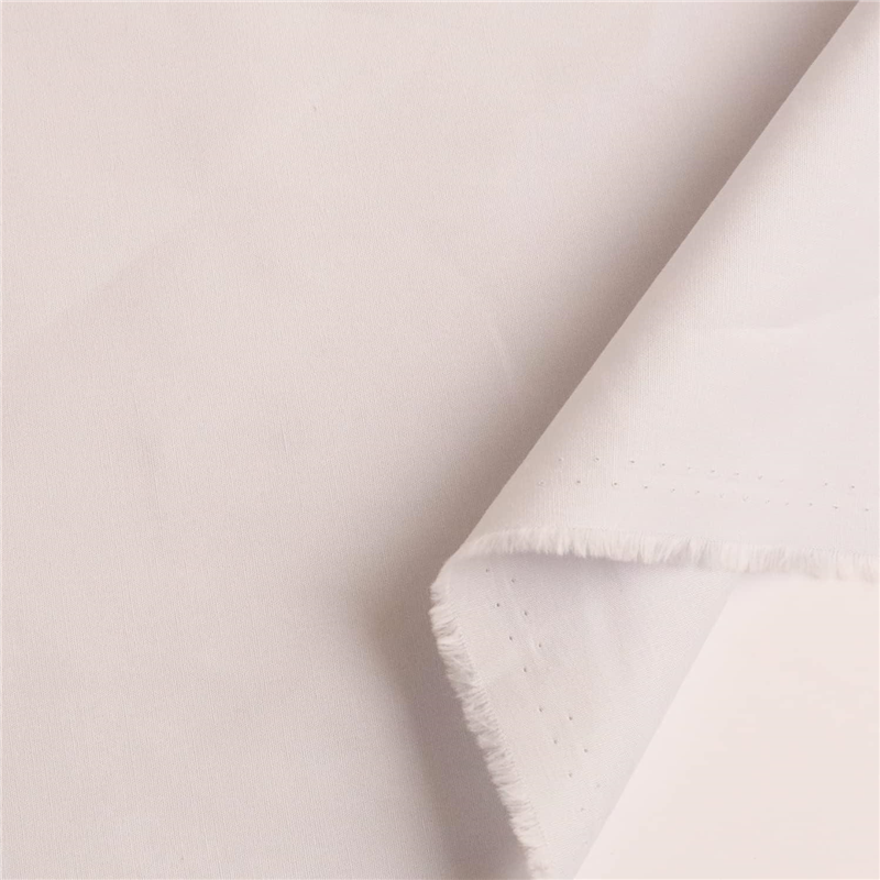 日本紐釦貿易 ブロード生地 無地 巾約112cm 4mカット シルバースカイ B64500-6-4M 1枚（ご注文単位1枚）【直送品】