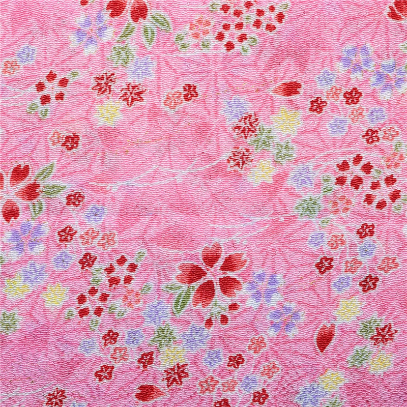 日本紐釦貿易 ちりめん 金彩 花と紅葉 ピンク 巾約70cm×10ｍ切売カット GH42-03-10M 1枚（ご注文単位1枚）【直送品】