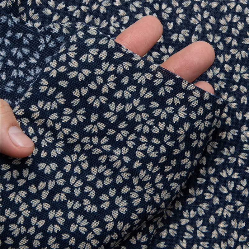 日本紐釦貿易 和風モダン柄生地 巾110cm×2m切売カット 小桜柄 KP7090-118-2M 1枚（ご注文単位1枚）【直送品】