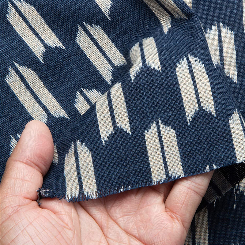 日本紐釦貿易 和風モダン柄生地 巾110cm×8m切売カット 矢絣文様柄 KP7090-18-8M 1枚（ご注文単位1枚）【直送品】