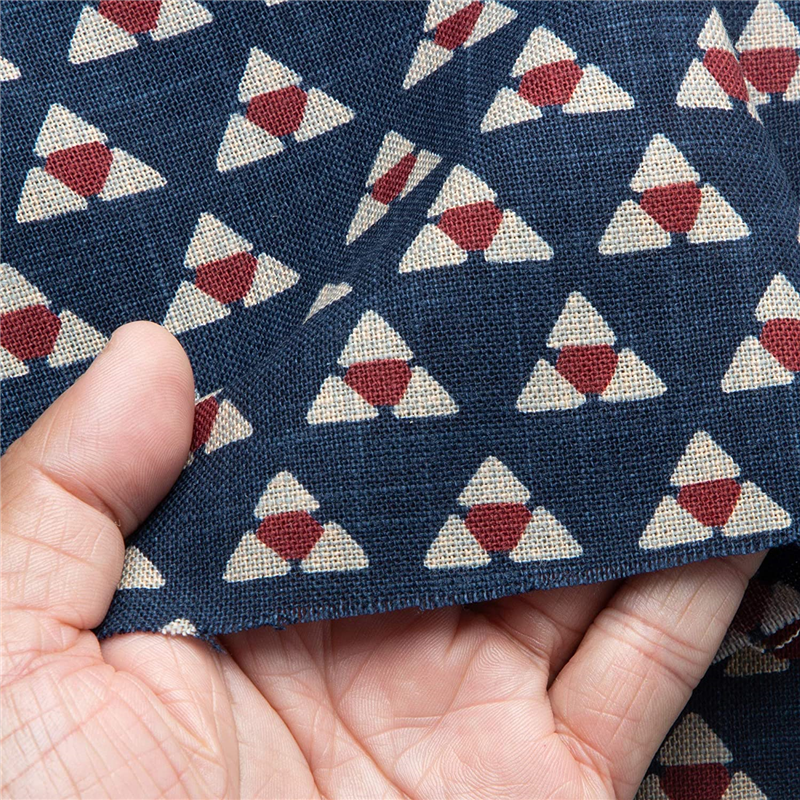 日本紐釦貿易 和風モダン柄生地 巾110cm×7m切売カット 三つうろこ柄 KP7090-39-7M 1枚（ご注文単位1枚）【直送品】