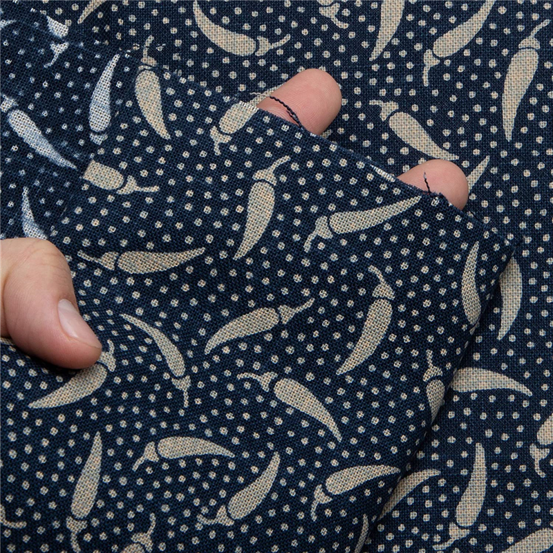 日本紐釦貿易 和風モダン柄生地 巾110cm×5m切売カット とうがらし柄 KP7090-74-5M 1枚（ご注文単位1枚）【直送品】