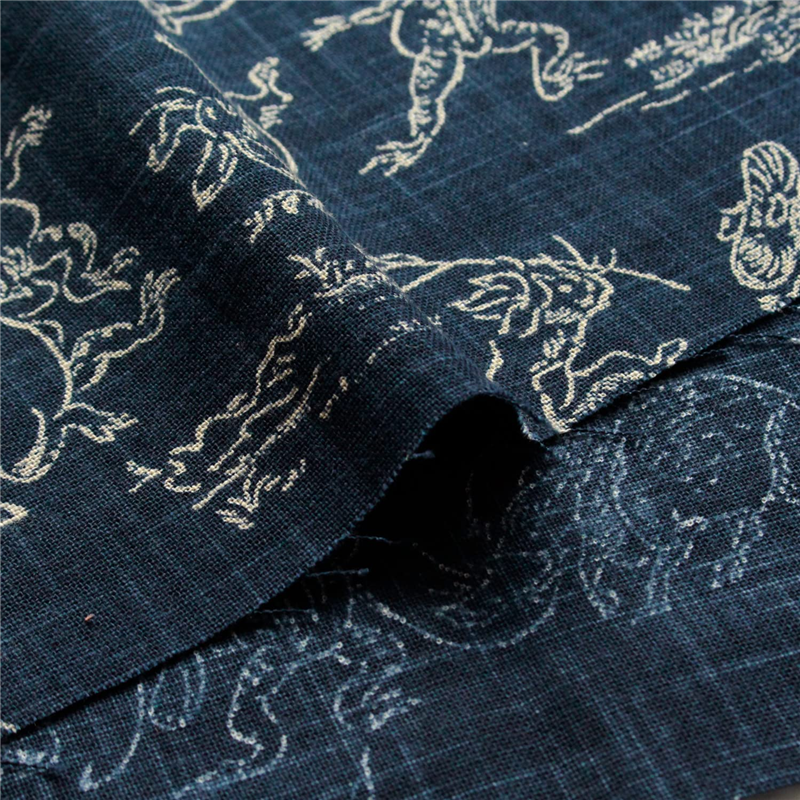 日本紐釦貿易 鳥獣戯画 むら糸藍染調 プリント生地 ネイビー×ベージュ線 巾約110cm 2mカット KW7070-7A-2M 1枚（ご注文単位1枚）【直送品】