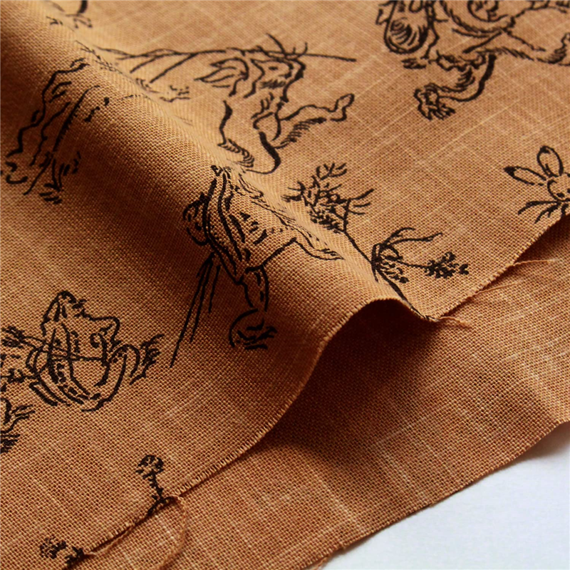 日本紐釦貿易 鳥獣戯画 むら糸藍染調 プリント生地 ブラウン×黒線 巾約110cm 4mカット KW7070-7E-4M 1枚（ご注文単位1枚）【直送品】