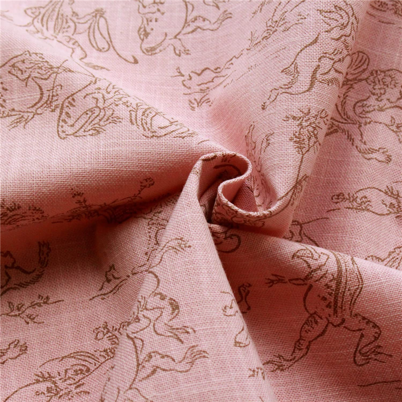 日本紐釦貿易 鳥獣戯画 むら糸藍染調 プリント生地 ピンク×ブラウン線 巾約110cm 2mカット KW7070-7M-2M 1枚（ご注文単位1枚）【直送品】