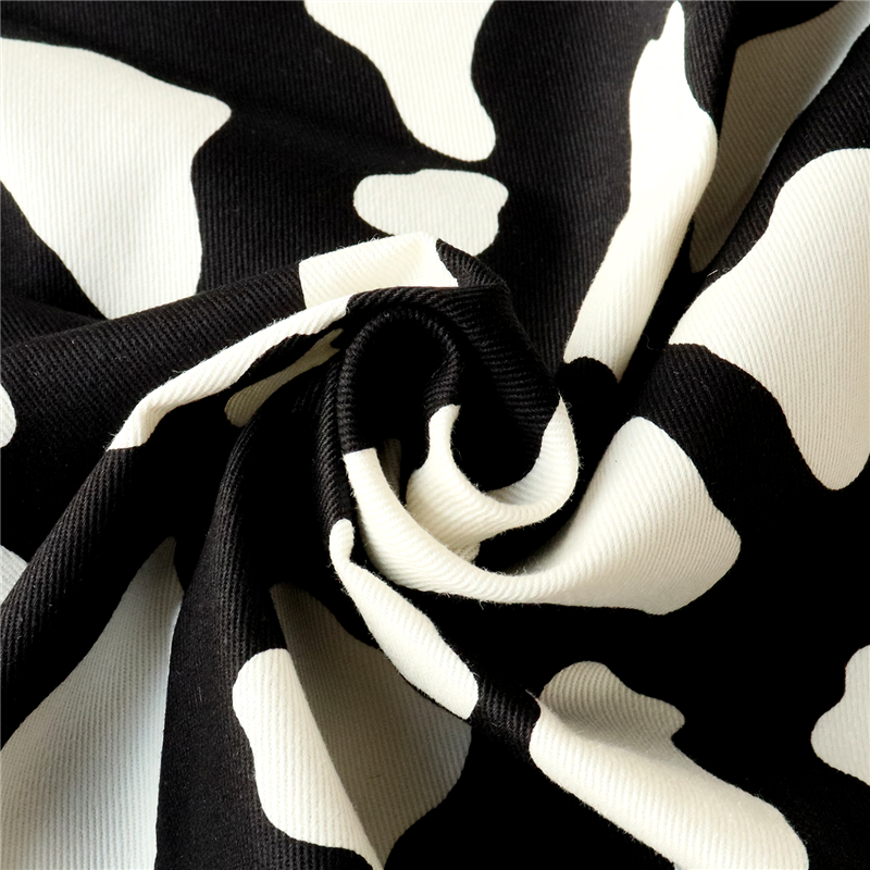 日本紐釦貿易 ツイル生地 牛柄 color.B 巾約112cm 3mカット IBK7070-11B-3M 1枚（ご注文単位1枚）【直送品】