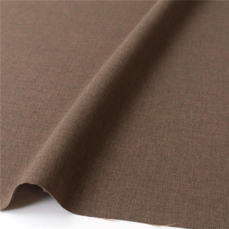 ライトブラウン