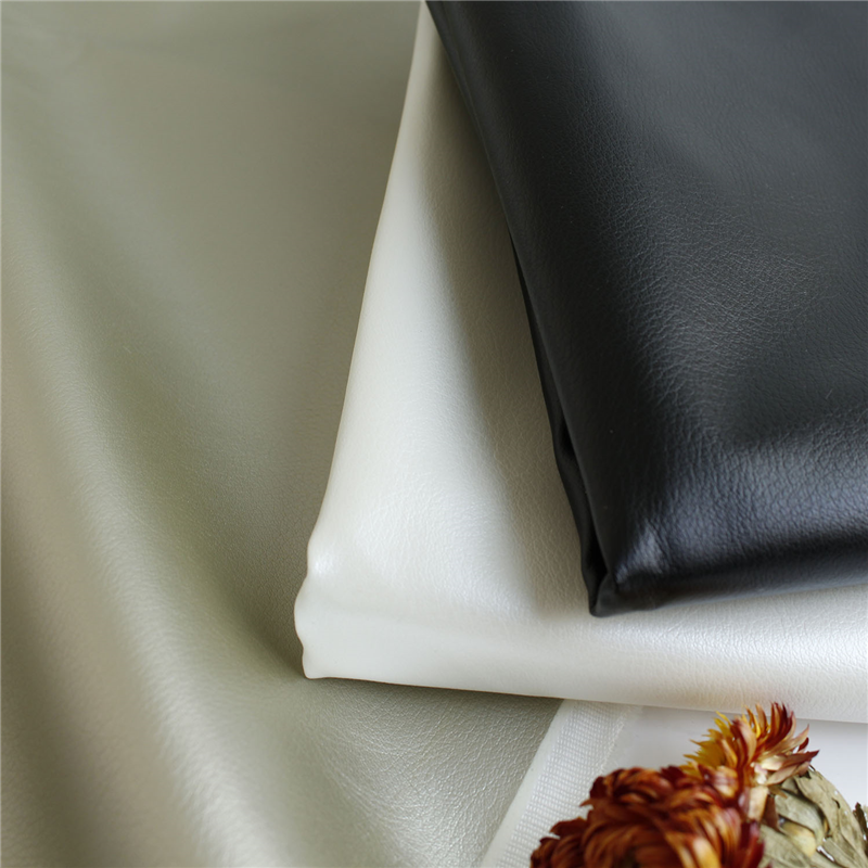 日本紐釦貿易 フェイクレザー生地 バッグ用レザー 巾約100cm×1m切売カット 12 アンバー NBL2350-12 1枚（ご注文単位1枚）【直送品】