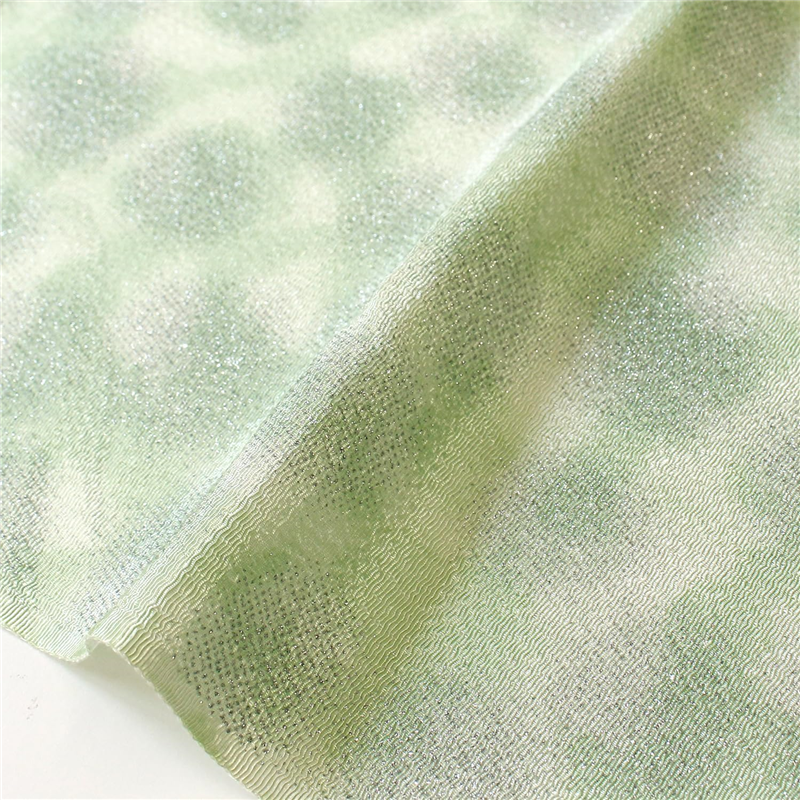 日本紐釦貿易(Nippon Chuko) 干支二越ちりめん 巳 グリーン 巾約35cm×1mカット BAN25-18-1M 1枚（ご注文単位1枚）【直送品】