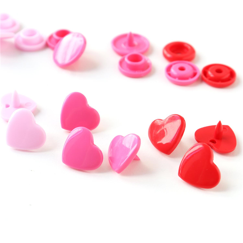 日本紐釦貿易 プリム(Prym) プラスチックカラースナップボタン ハート型 レッド 393338 （ご注文単位1個）【直送品】