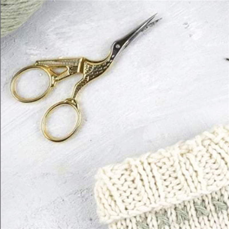 日本紐釦貿易 プリム(Prym) 鶴刺繍ハサミ ゴールド 全長90mm PRM611445 （ご注文単位1本）【直送品】