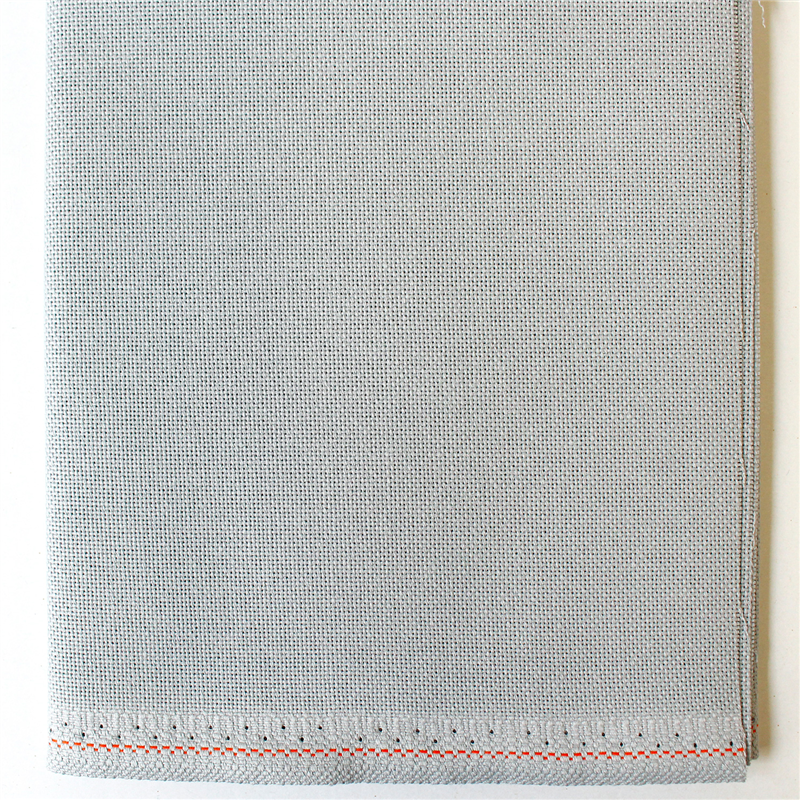 ツヴァイガルト(ZWEIGART) 刺しゅうクロス 25CT LUGANA 48×68cm グレー ZW3835P-713 1枚（ご注文単位1枚）【直送品】