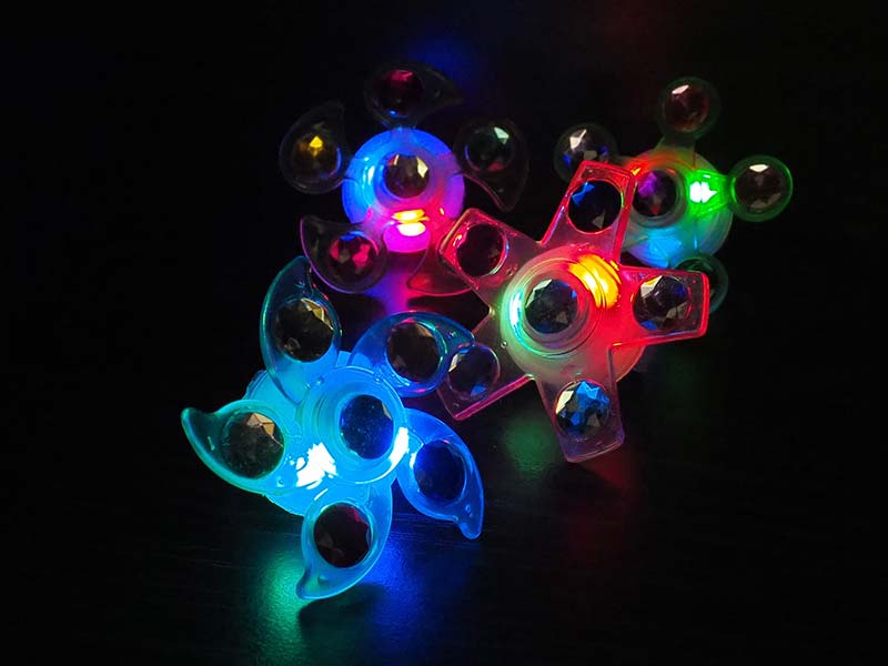 三洋堂 光るピカピカスピナー指輪 24個/袋(ご注文単位24袋)【直送品】