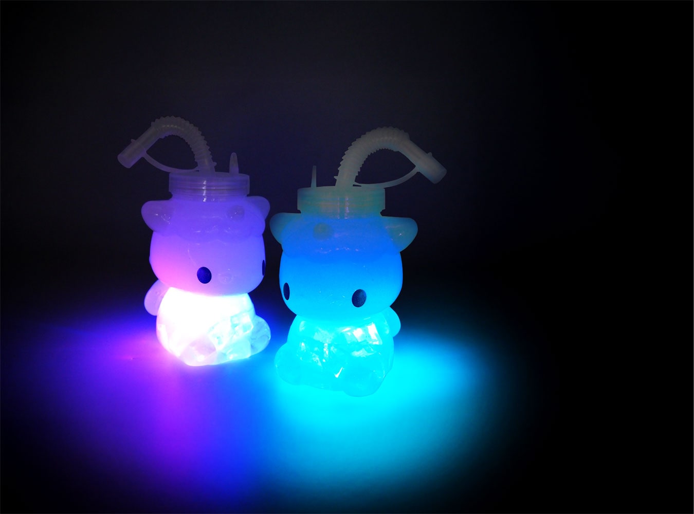 三洋堂 ピカピカ光る ユニコーンボトル 1個(ご注文単位96個)【直送品】