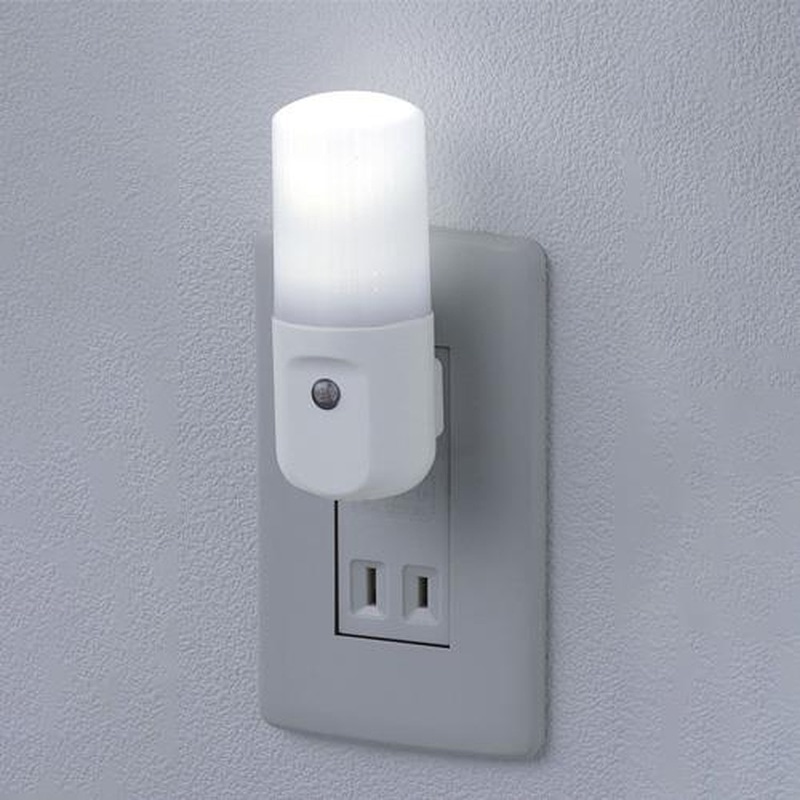 エスコ EA864CB-13 AC100V/0.2WLEDセンサーライト(明暗センサー式/ホワイト) 1個(ご注文単位1個)【直送品】