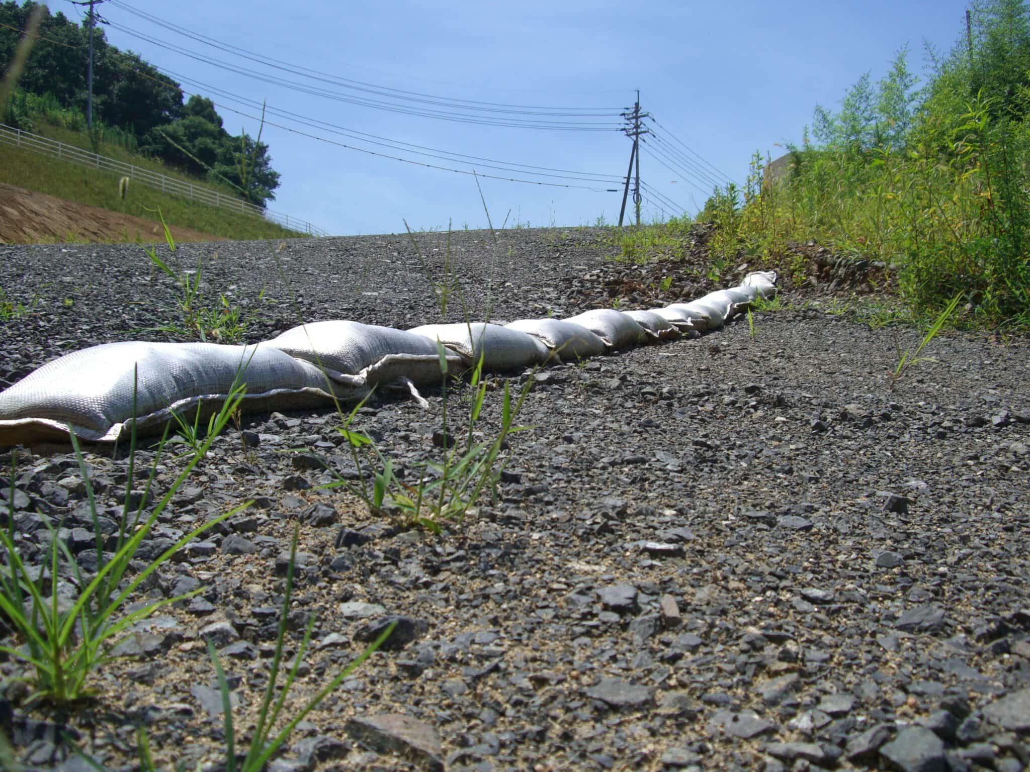 エスコ EA997Z-40 250mmx900mm 枕土のう(100枚) 1束 (ご注文単位1束)【直送品】