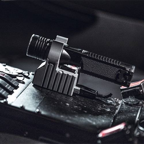 エスコ EA758SG-63A [充電式] フラッシュライト/LED(黒) 1個 （ご注文単位1個）【直送品】