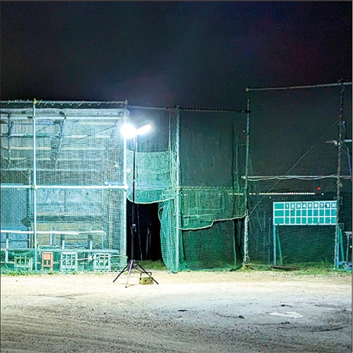 エスコ EA814AW-23 AC100V/70Wx3灯 作業灯/LED(スタンド付) 1個 (ご注文単位1個)【直送品】