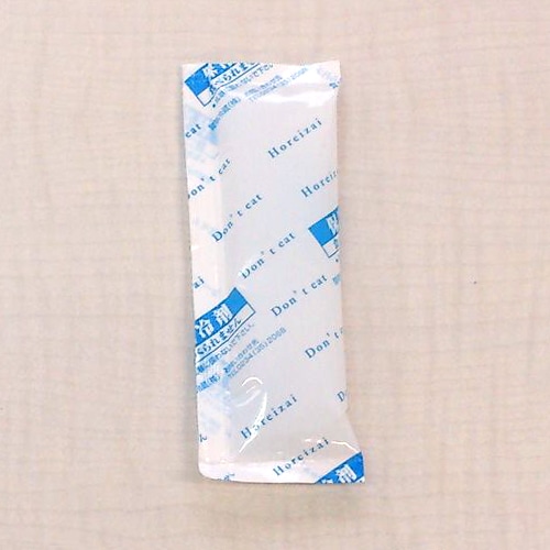 保冷剤 スリムタイプ ナイロンポリフィルム 40g MT 40 65個/パック(ご注文単位8パック)【直送品】