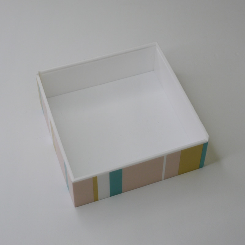 アクタ 丼容器 ワン折重 縁 56(50) プロバンス 50枚/束（ご注文単位8束）【直送品】