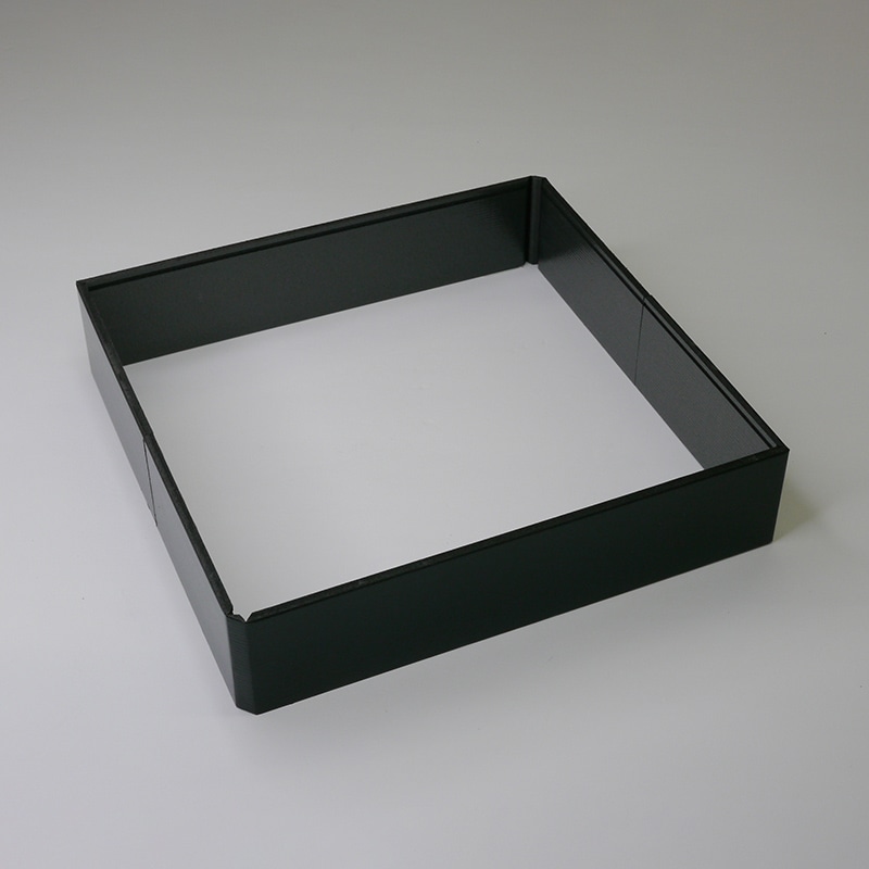 アクタ 弁当容器 ワン折重R 縁 90(60) 黒エンボス 25枚/束（ご注文単位4束）【直送品】