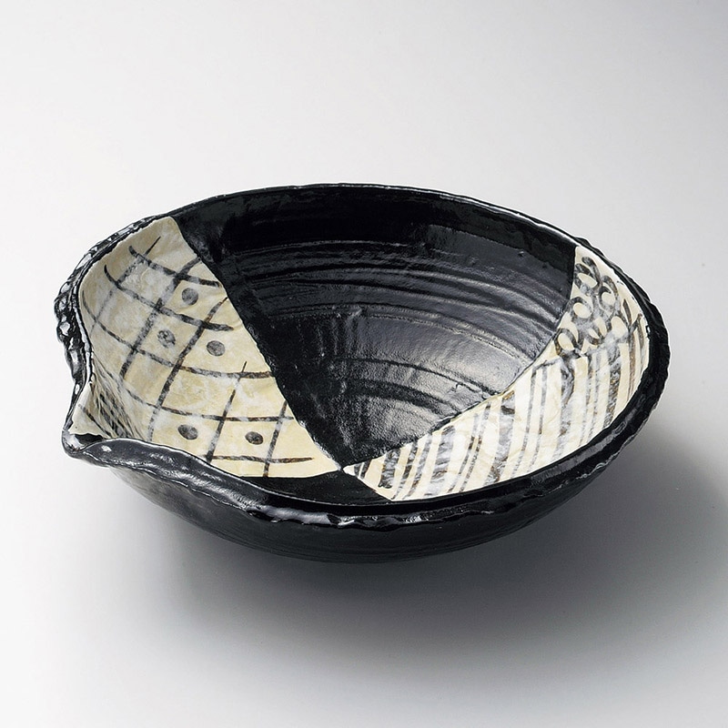 山万 01114-170 黒織部幾何紋片口10.0鉢  1個（ご注文単位1個）【直送品】