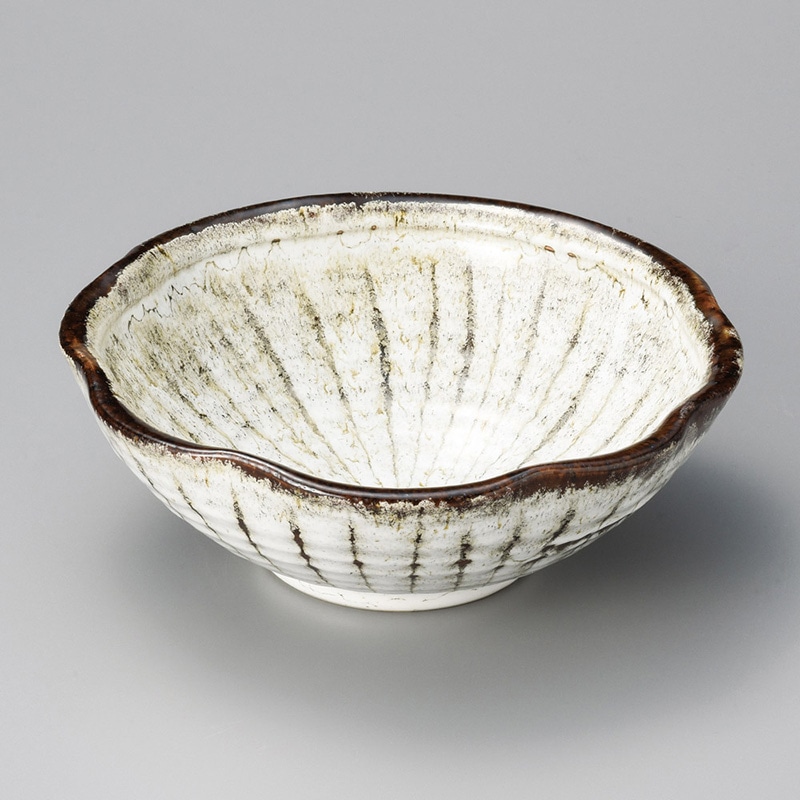 山万 01817-180 うのふ流し白十草8.5盛鉢  1個（ご注文単位1個）【直送品】