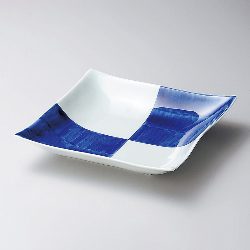 山万 02407-730 市松紋角浅大鉢(有田焼)  1個（ご注文単位1個）【直送品】