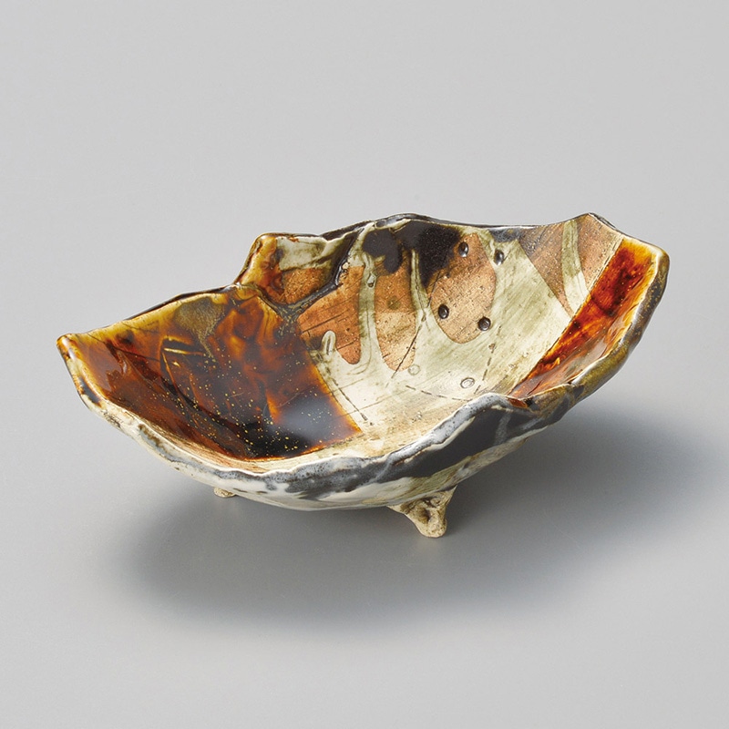 山万 04002-510 飴釉刻紋三つ足舟型鉢  1個（ご注文単位1個）【直送品】