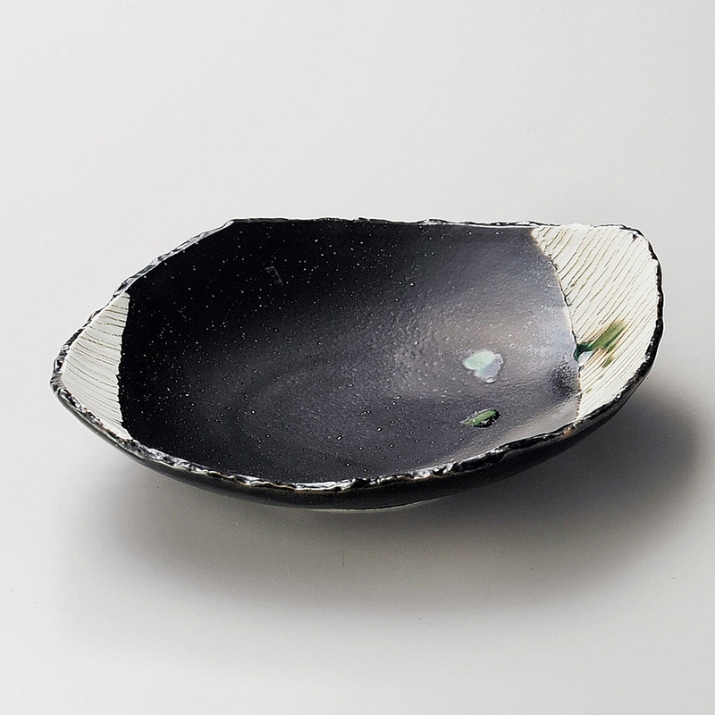 山万 04303-100 黒織部5.5平鉢  1個（ご注文単位1個）【直送品】