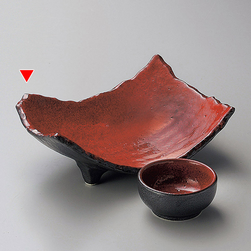 山万 04719-170 紅黒炭三つ足両上り向付  1個（ご注文単位1個）【直送品】