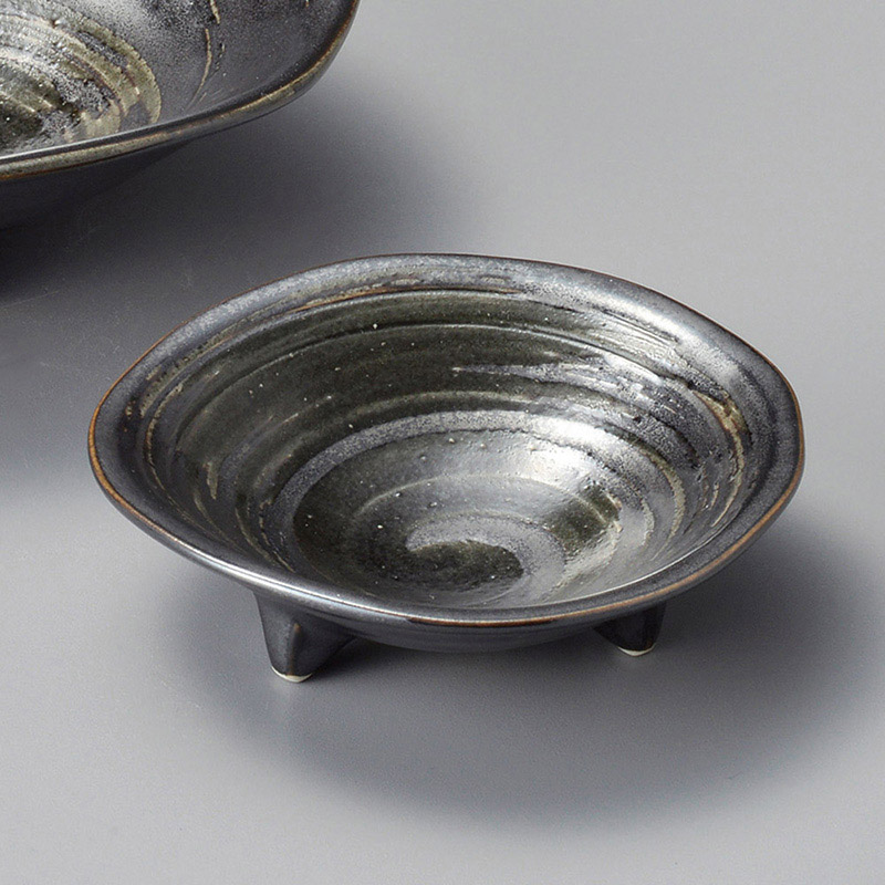 山万 05036-130 黒渦三ッ足千代久  1個（ご注文単位1個）【直送品】