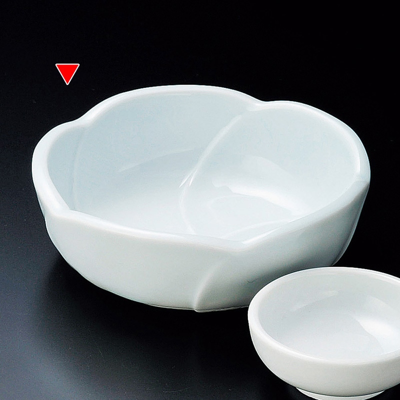 山万 05335-550 青磁梅型刺身鉢  1個（ご注文単位1個）【直送品】