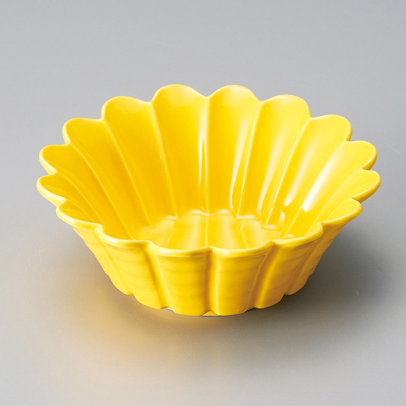 山万 08619-140 黄釉花形4.5小鉢  1個（ご注文単位1個）【直送品】