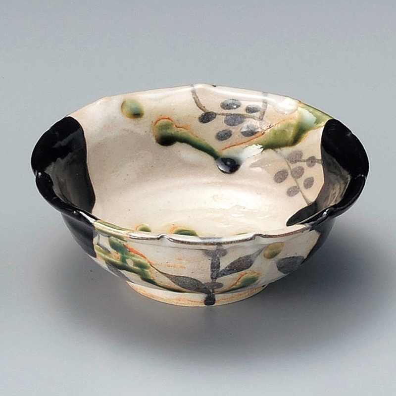 山万 08602-510 黒織部輪花小鉢  1個（ご注文単位1個）【直送品】