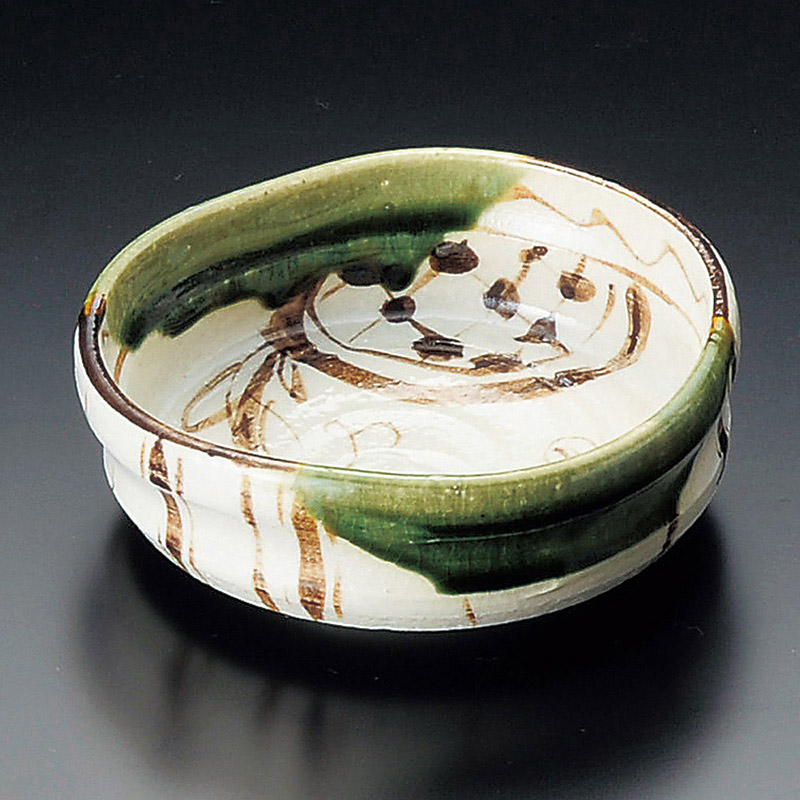 山万 09407-510 織部三角小鉢(手造り)  1個（ご注文単位1個）【直送品】