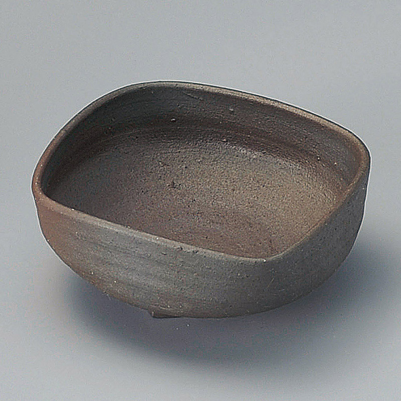 山万 09305-660 黒焼締なで角中鉢(信楽焼) 1個(ご注文単位1個)【直送品】