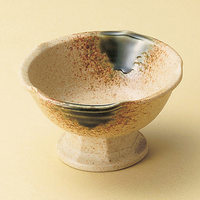 山万 10901-550 伊賀織部梅型高台小鉢(大) 1個(ご注文単位1個)【直送品】