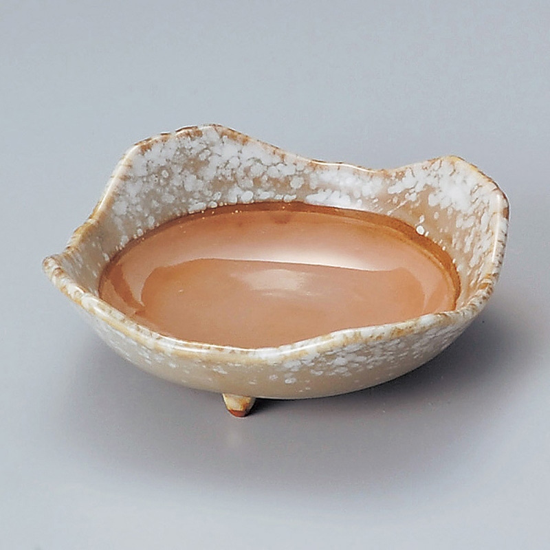 山万 11143-550 胡桃3.3角鉢  1個（ご注文単位1個）【直送品】