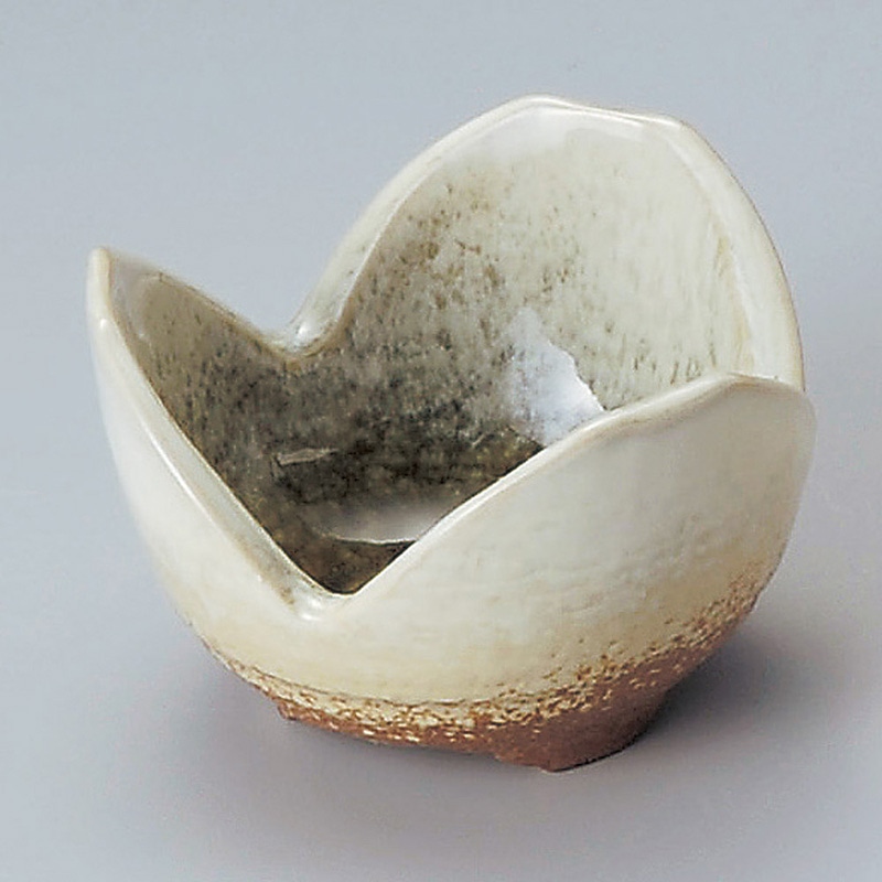 山万 11215-570 織部かすみ三ツ葉小鉢(大)  1個（ご注文単位1個）【直送品】