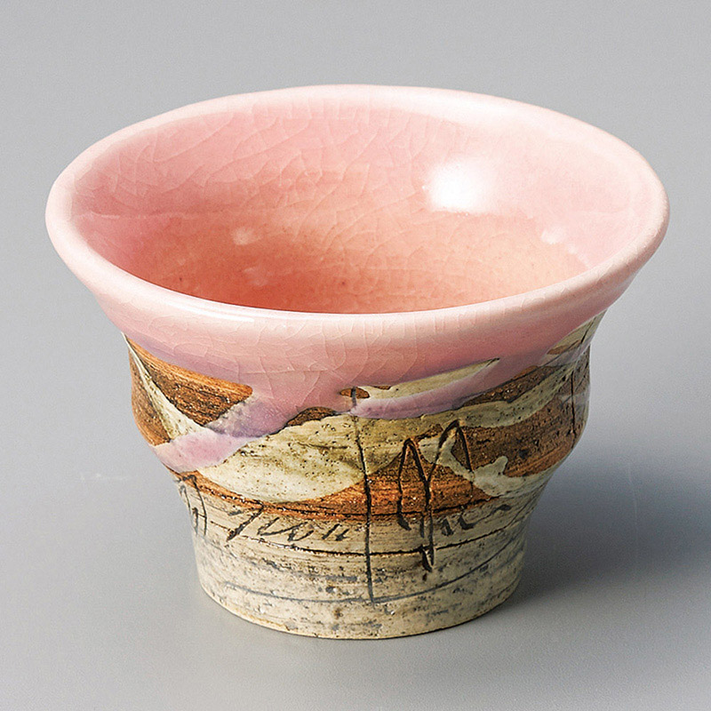 山万 11412-510 ピンク釉刻紋反りミニカップ  1個（ご注文単位1個）【直送品】