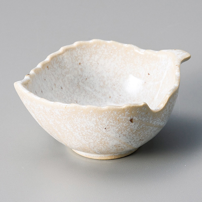 山万 12530-570 白うのふ木ノ葉小付  1個（ご注文単位1個）【直送品】