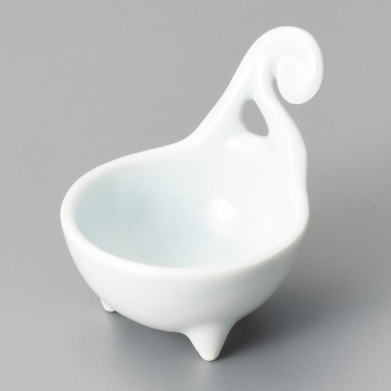 山万 12835-550 青白磁ビワ型手付珍味  1個（ご注文単位1個）【直送品】