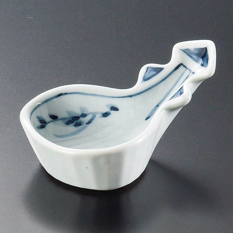 山万 12905-130 呉須絵びわ型珍味  1個（ご注文単位1個）【直送品】