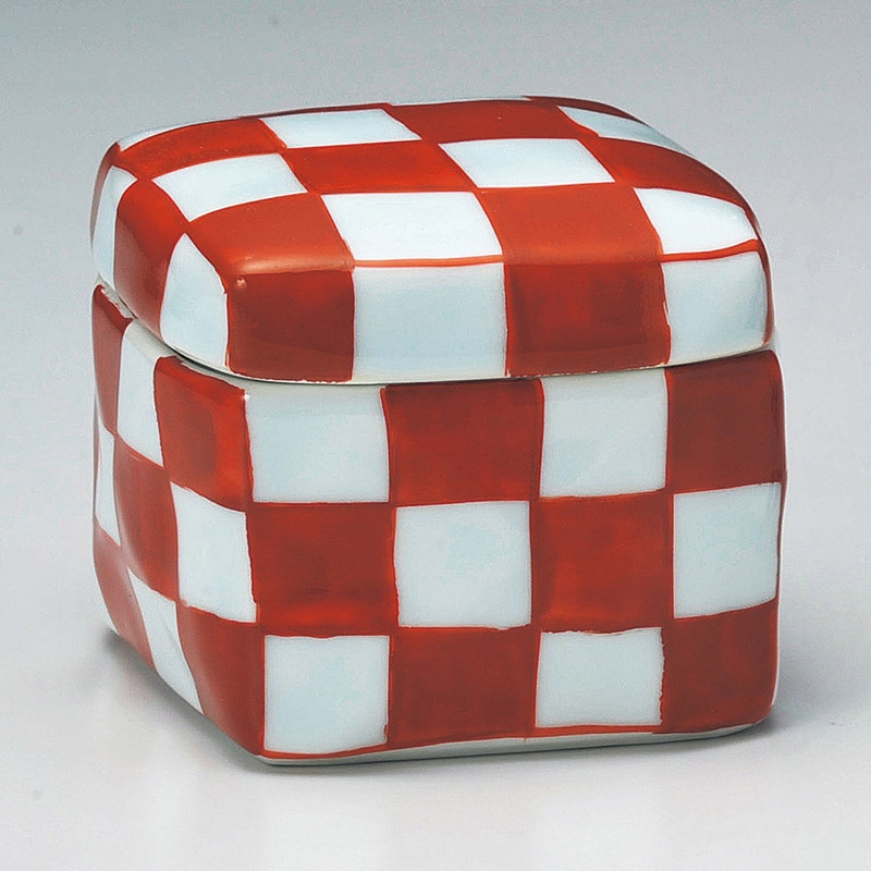 山万 15714-730 赤絵市松角陶箱(中)(有田焼) 1個（ご注文単位1個）【直送品】