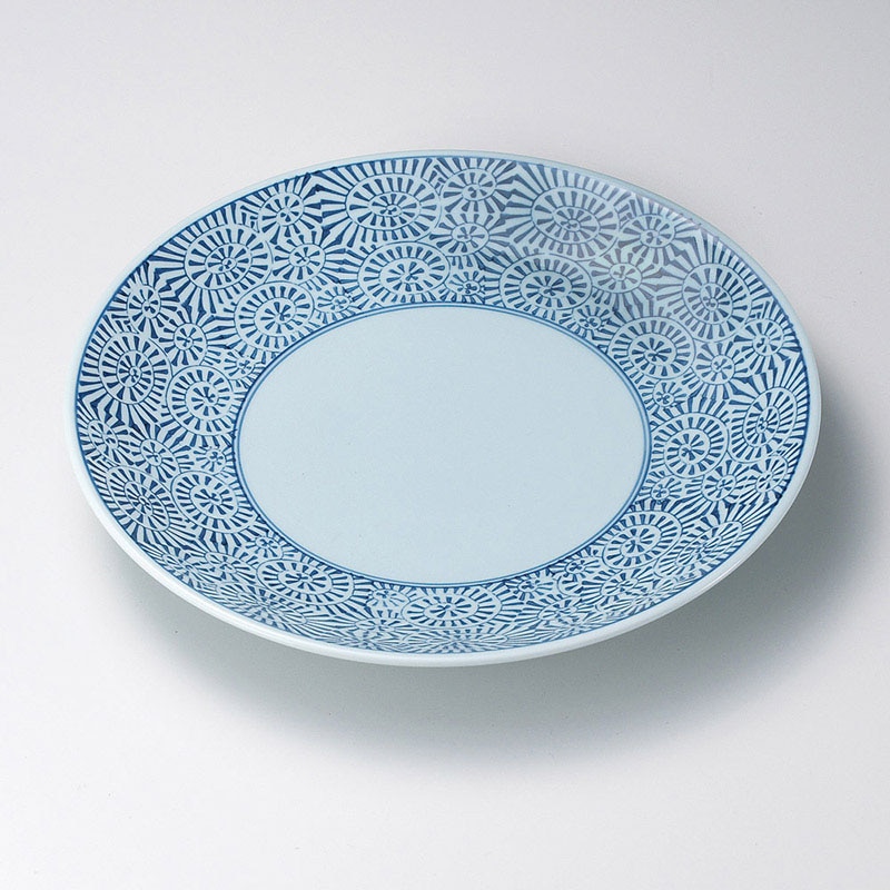 山万 17027-730 タコ唐草12号皿(有田焼)  1個（ご注文単位1個）【直送品】