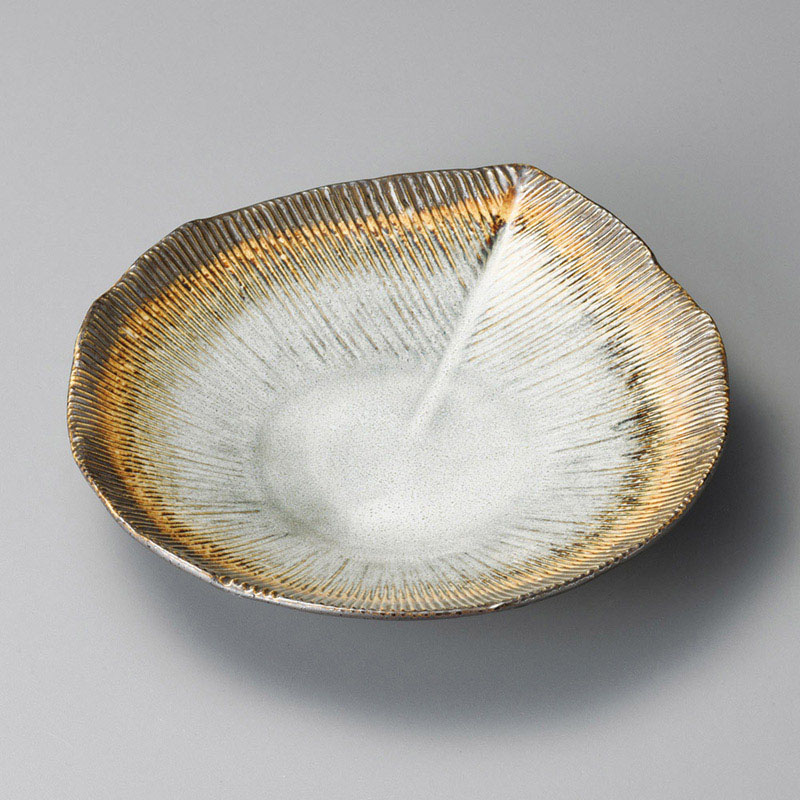 山万 19916-100 あかね葉型8寸皿  1個（ご注文単位1個）【直送品】