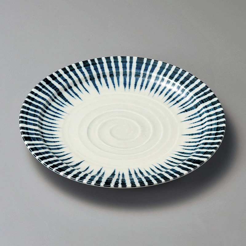 山万 19928-200 藍十草八寸皿  1個（ご注文単位1個）【直送品】